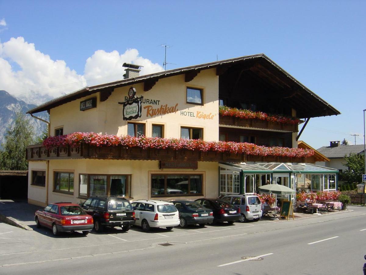 Hotel Kogele Mit Restaurant Bei Innsbruck Axamer Lizum Аксамс Номер фото